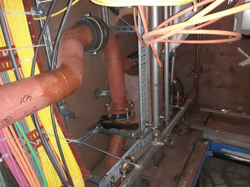 Installation d'un réseau de tuyauterie industrielle par ROMA2S